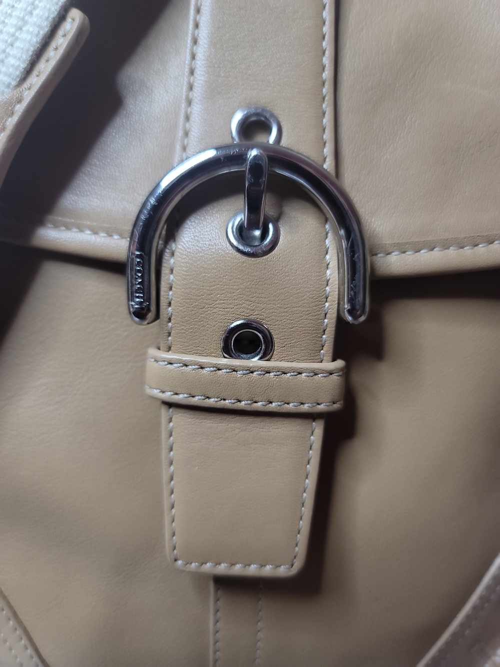 COACH VTG Soho Flap buckle Crossbody bag in Tanl leather EUC With COA - Picture 2 of 9